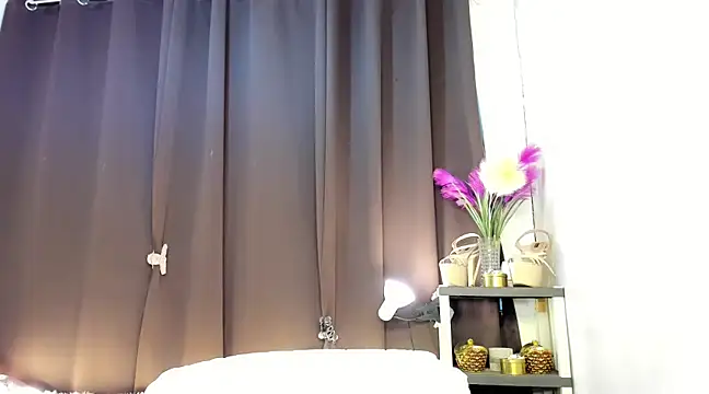 Snapshot of Emma_Jones88 chatting on January 24, 6:35 am Emma Jones88 online show from January 24, 6:35 am