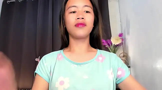 Snapshot of Emma_Jones88 chatting on January 26, 8:46 am Emma Jones88 online show from January 26, 8:46 am