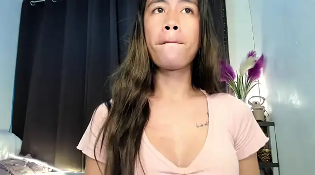 Snapshot of Emma_Jones88 chatting on February 10, 11:02 pm Emma Jones88 online show from February 10, 11:02 pm