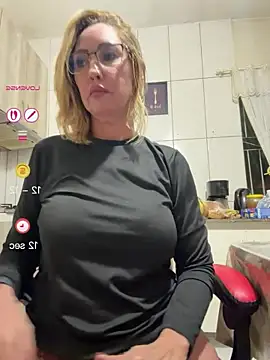 Snapshot of RAIRAsexy chatting on July 14, 2:05 am RAIRAsexy online show from July 14, 2:05 am