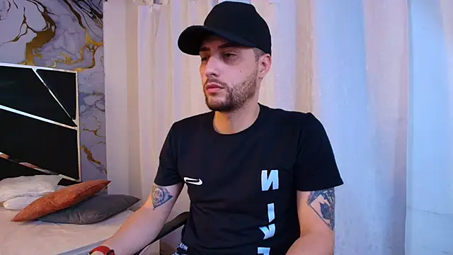 Snapshot of Pleasure_Vibes23 chatting on October 21, 9:48 pm Pleasure Vibes23 online show from October 21, 9:48 pm