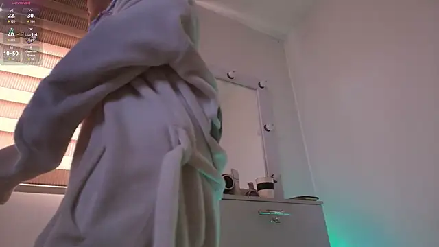 Snapshot of Pleasure_Vibes23 chatting on October 25, 1:18 pm Pleasure Vibes23 online show from October 25, 1:18 pm