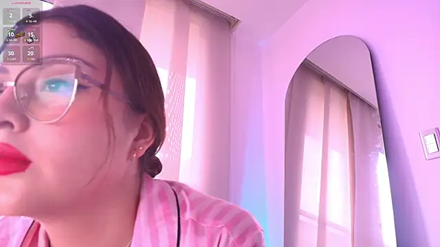 Snapshot of Pleasure_Vibes23 chatting on October 28, 11:14 am Pleasure Vibes23 online show from October 28, 11:14 am