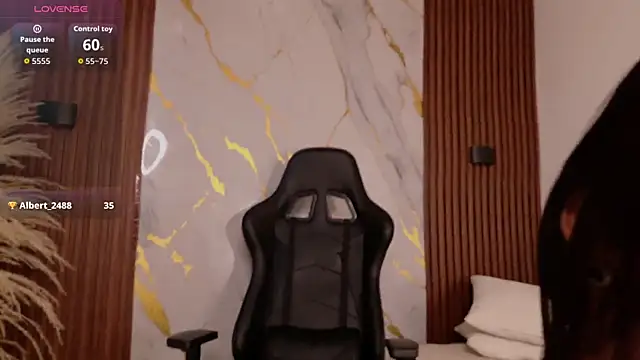 EmilyBoonny1 online show from March 24, 8:47 pm