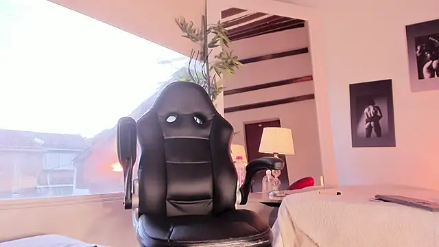 Alicee Levine online show from February 4, 10:04 pm