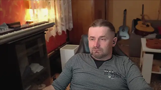 Mosiadz1975 online show from February 20, 10:48 pm