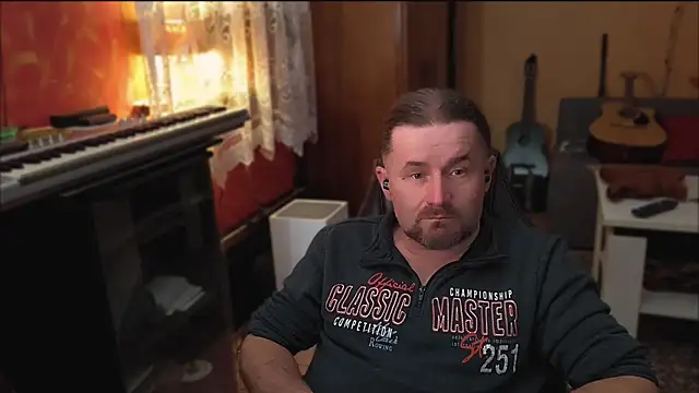 Mosiadz1975 online show from March 2, 10:59 pm