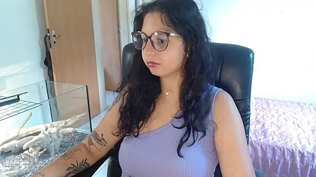 Snapshot of myamillor chatting on March 21, 2:29 pm myamillor online show from March 21, 2:29 pm