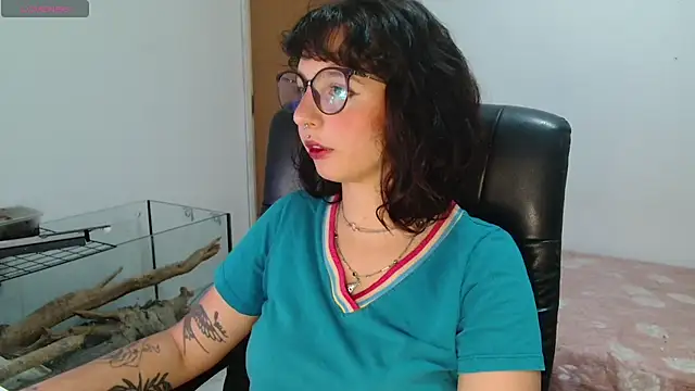 Snapshot of myamillor chatting on September 11, 9:48 pm myamillor online show from September 11, 9:48 pm