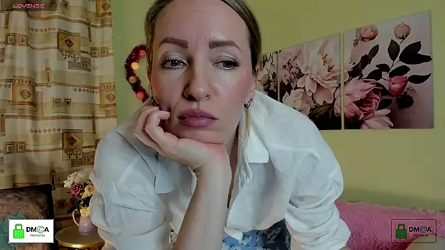 Snapshot of Queenymel chatting on January 29, 3:58 pm Queenymel online show from January 29, 3:58 pm