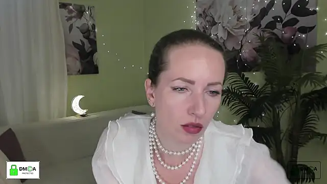 Snapshot of Queenymel chatting on June 28, 4:24 pm Queenymel online show from June 28, 4:24 pm