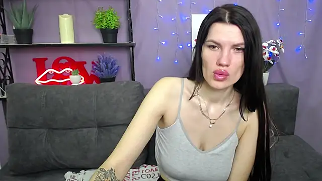 MilaLoona online show from March 21, 7:00 am