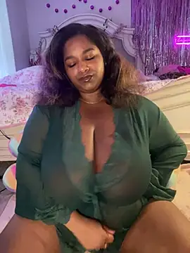 Snapshot of BigFineSelena chatting on March 17, 11:30 pm BigFineSelena online show from March 17, 11:30 pm