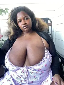 Snapshot of BigFineSelena chatting on March 19, 9:52 pm BigFineSelena online show from March 19, 9:52 pm