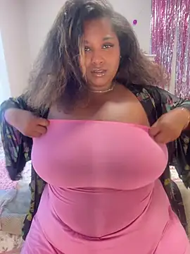 Snapshot of BigFineSelena chatting on March 31, 11:27 pm BigFineSelena online show from March 31, 11:27 pm