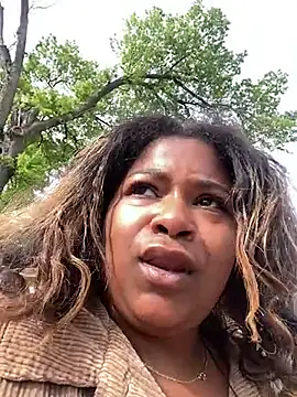 Snapshot of BigFineSelena chatting on April 12, 2:11 pm BigFineSelena online show from April 12, 2:11 pm