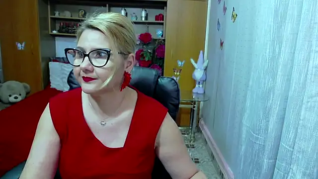 Snapshot of LucilleFenlys chatting on January 13, 5:44 pm LucilleFenlys online show from January 13, 5:44 pm