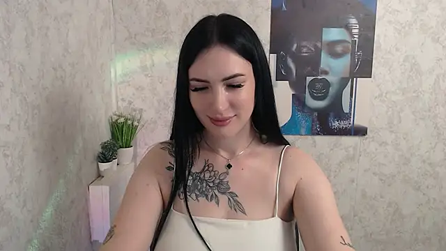 Snapshot of MisssShy_ chatting on February 17, 5:26 am MisssShy online show from February 17, 5:26 am