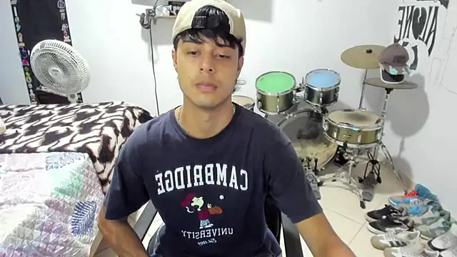 Snapshot of Zack_falcon chatting on October 21, 3:29 am Zack falcon online show from October 21, 3:29 am