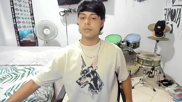 Snapshot of Zack_falcon chatting on February 6, 9:18 pm Zack falcon online show from February 6, 9:18 pm