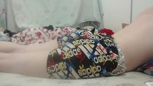 Kittywhiteass online show from March 17, 8:18 am