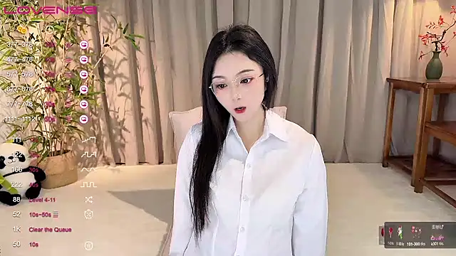 Snapshot of GeGe_Highness chatting on December 19, 9:28 pm GeGe Highness online show from December 19, 9:28 pm