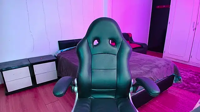 yesie hot online show from November 24, 11:15 pm