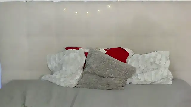 PetersEmily online show from February 7, 9:04 pm