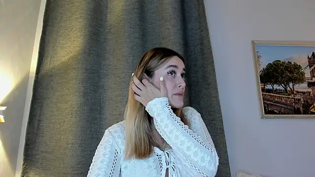 Assh lee  online show from October 2, 1:18 pm