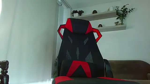 Robyn Miller online show from September 12, 1:33 pm