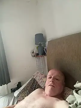 locallad88 online show from October 14, 8:04 am