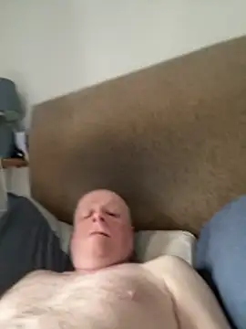 Snapshot of locallad88 chatting on February 20, 8:38 am locallad88 online show from February 20, 8:38 am