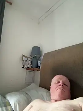 Snapshot of locallad88 chatting on February 26, 4:28 pm locallad88 online show from February 26, 4:28 pm