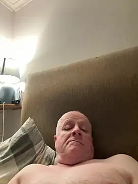 Snapshot of locallad88 chatting on March 5, 6:15 pm locallad88 online show from March 5, 6:15 pm