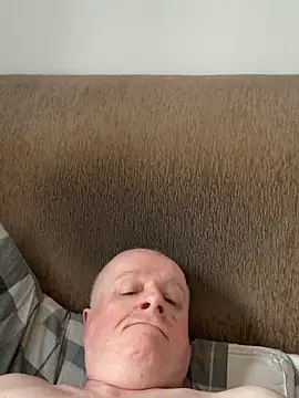 Snapshot of locallad88 chatting on March 23, 7:45 am locallad88 online show from March 23, 7:45 am