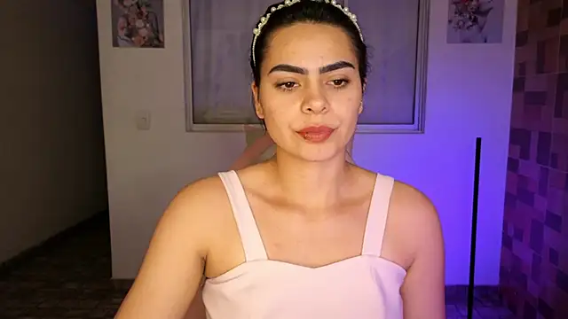 Snapshot of sexyladyy_ chatting on February 17, 5:21 pm sexyladyy online show from February 17, 5:21 pm
