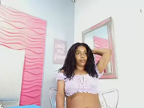 Snapshot of _Valeria_Brown chatting on December 14, 4:23 am Valeria Brown online show from December 14, 4:23 am