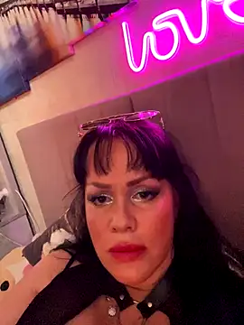 Snapshot of Lolaley2 chatting on October 15, 6:24 am Lolaley2 online show from October 15, 6:24 am