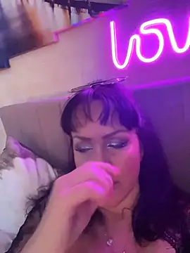 Snapshot of Lolaley2 chatting on October 16, 7:42 am Lolaley2 online show from October 16, 7:42 am