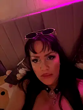 Snapshot of Lolaley2 chatting on November 21, 6:23 am Lolaley2 online show from November 21, 6:23 am