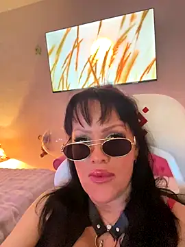 Snapshot of Lolaley2 chatting on November 23, 7:41 am Lolaley2 online show from November 23, 7:41 am