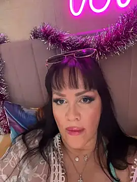 Snapshot of Lolaley2 chatting on January 11, 12:21 pm Lolaley2 online show from January 11, 12:21 pm