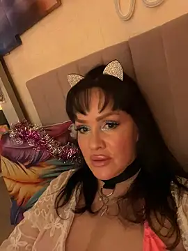 Snapshot of Lolaley2 chatting on February 6, 4:10 pm Lolaley2 online show from February 6, 4:10 pm