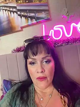 Snapshot of Lolaley2 chatting on February 9, 3:16 pm Lolaley2 online show from February 9, 3:16 pm