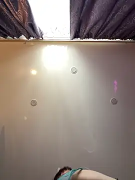 Snapshot of Lolaley2 chatting on February 18, 9:49 am Lolaley2 online show from February 18, 9:49 am