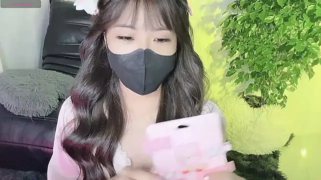 Snapshot of Mya_Lee chatting on December 6, 4:28 pm Mya Lee online show from December 6, 4:28 pm