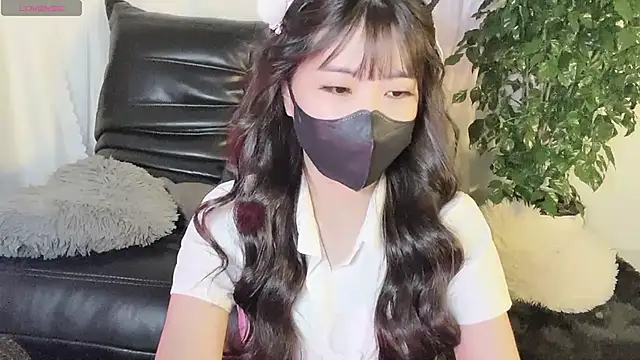 Snapshot of Mya_Lee chatting on December 11, 4:20 pm Mya Lee online show from December 11, 4:20 pm