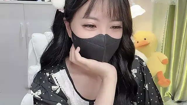 Snapshot of Mya_Lee chatting on February 1, 5:37 pm Mya Lee online show from February 1, 5:37 pm