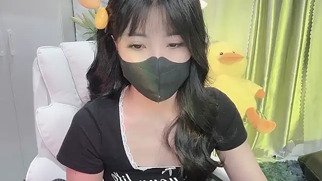 Snapshot of Mya_Lee chatting on February 14, 4:31 pm Mya Lee online show from February 14, 4:31 pm