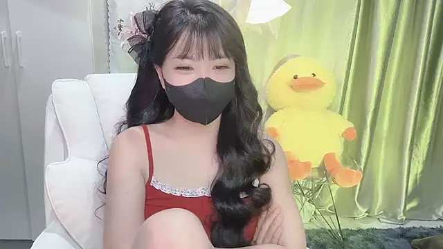 Snapshot of Mya_Lee chatting on February 19, 4:33 pm Mya Lee online show from February 19, 4:33 pm